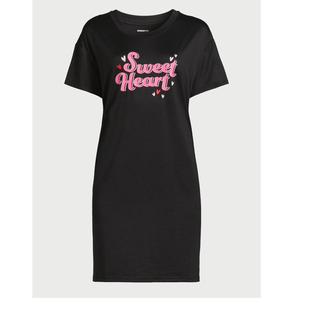 Women’s plus size sleepshirt,nightgown, 2X-3X. New with tag.Black & Pink